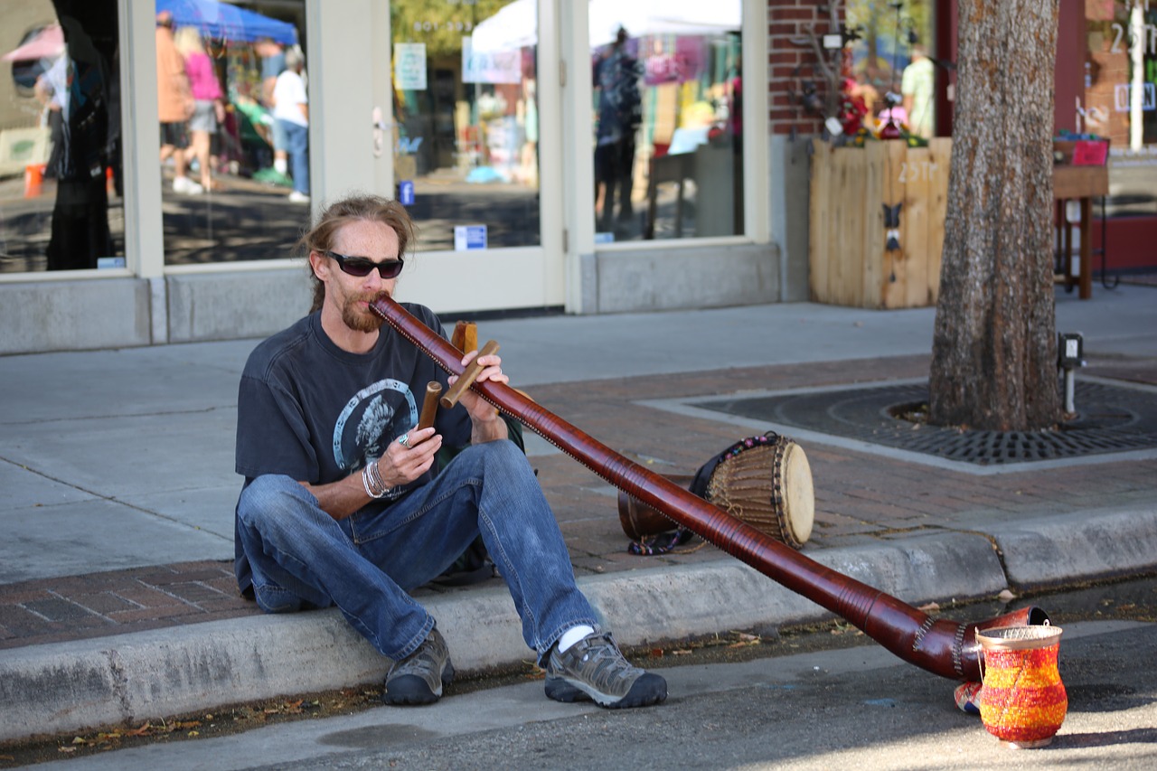 Didgeridoo, Gatvės Muzika, Vyras, Žmonės, Australian, Aborigenai, Muzikinis Instrumentas, Lauke, Sėdi, Nemokamos Nuotraukos