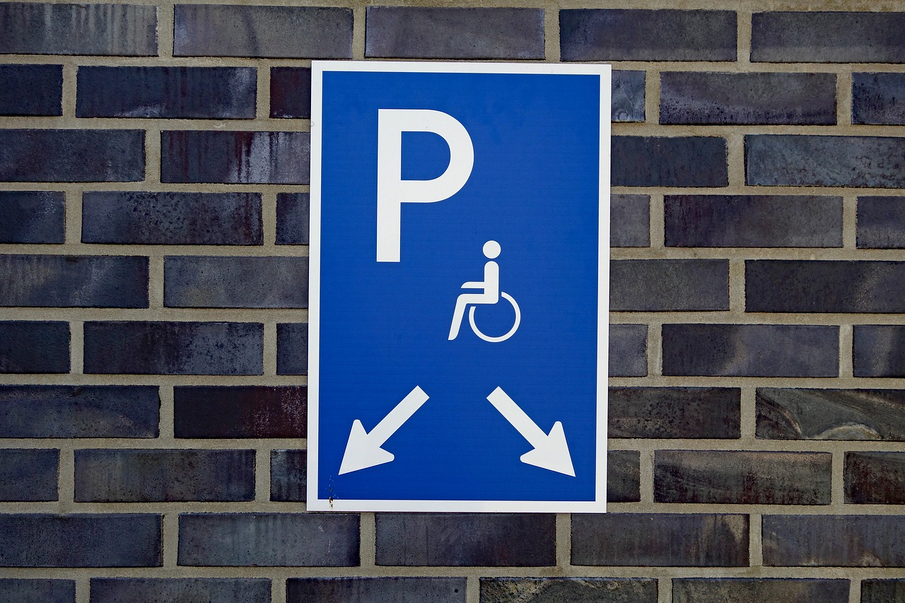 Neįgaliųjų Automobilių Stovėjimo Vietos,  Parkas,  Negalios,  Skydas,  Dėmesį,  Kelio Ženklas,  Neįgaliųjų Automobilių Stovėjimo Aikštelė,  Simbolis, Nemokamos Nuotraukos,  Nemokama Licenzija