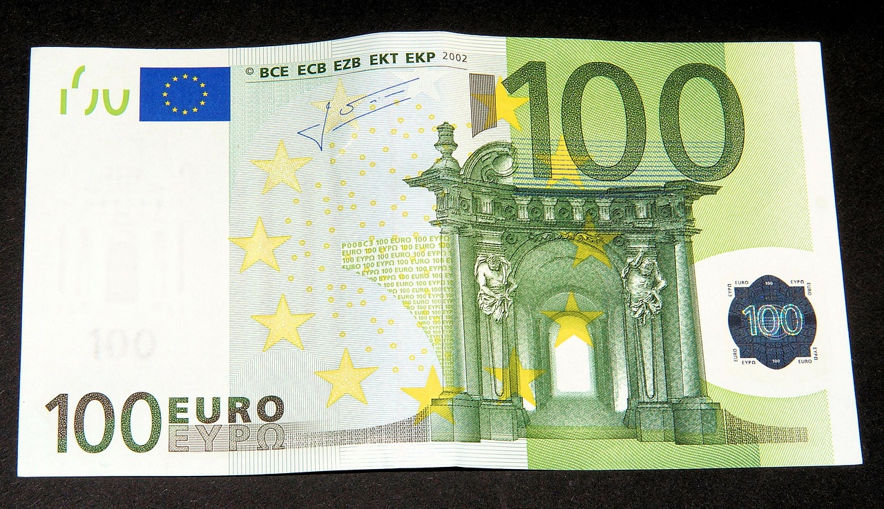 Dolerio Kupiūra, 100 Eurų, Valiuta, Popieriniai Pinigai, Banknotas, Priekinė Pusė, Nemokamos Nuotraukos,  Nemokama Licenzija