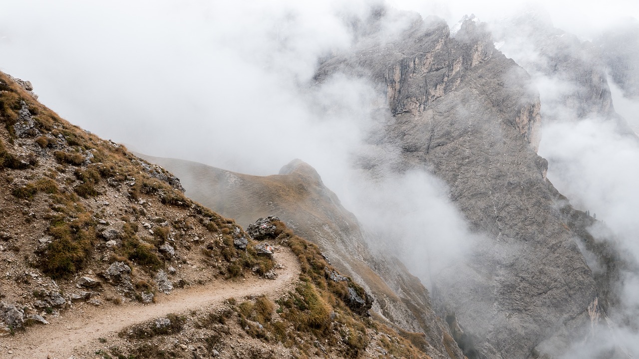 Dolomitai, South Tyrol, Alpių, Italy, Kalnai, Kelias, Toli, Bedugnė, Rūkas, Rokas