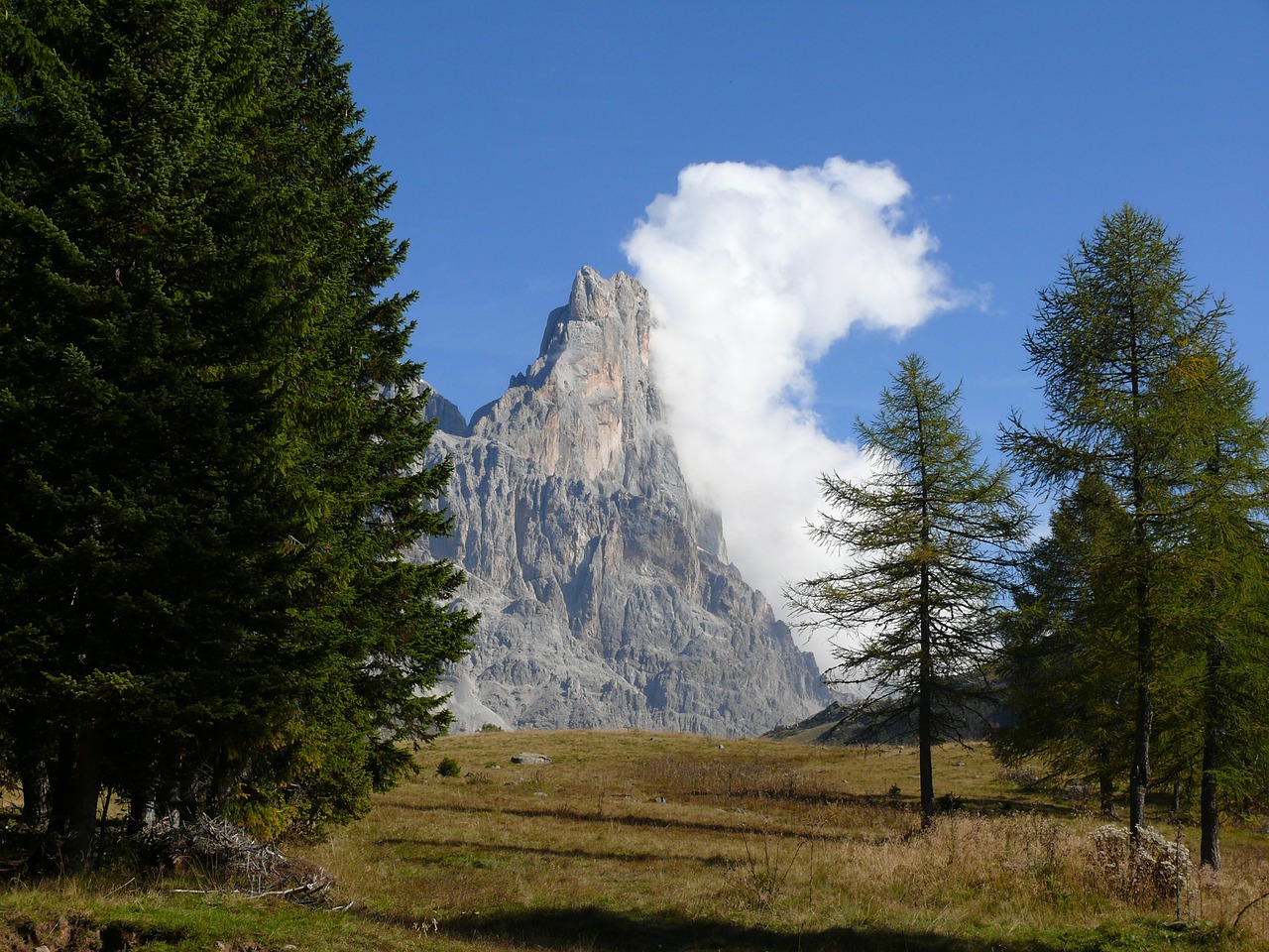 Dolomitai, Kalnai, Rokas, Miškai, Debesys, Dangus, Italy, Vasara, Nemokamos Nuotraukos,  Nemokama Licenzija