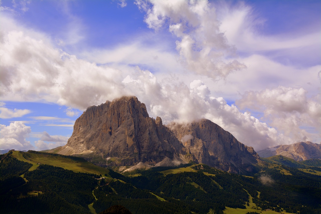 Dolomitai, Kalnai, Italy, Sassolungo, Debesys, Dangus, Debesuota, Gamta, Prato, Žalias