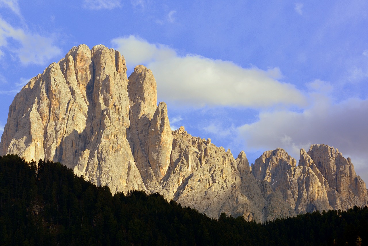 Dolomitai, Sassolungo, Kalnas, Dangus, Italy, Debesys, Kalnai, Žalias, Nemokamos Nuotraukos,  Nemokama Licenzija