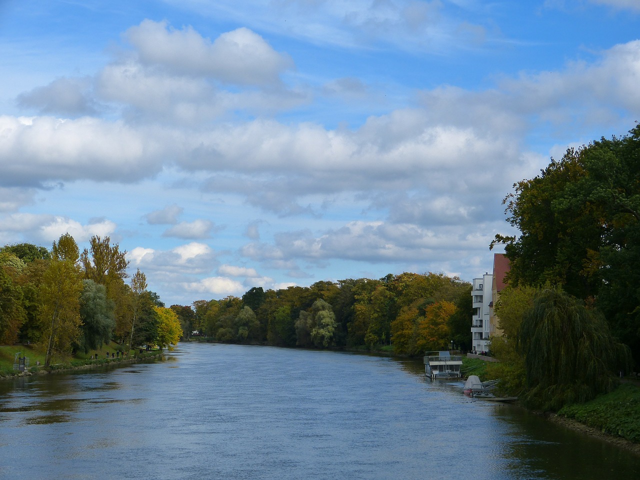 Donau, Upė, Srautas, Vanduo, Ulm, Ruduo, Nuotaika, Nemokamos Nuotraukos,  Nemokama Licenzija