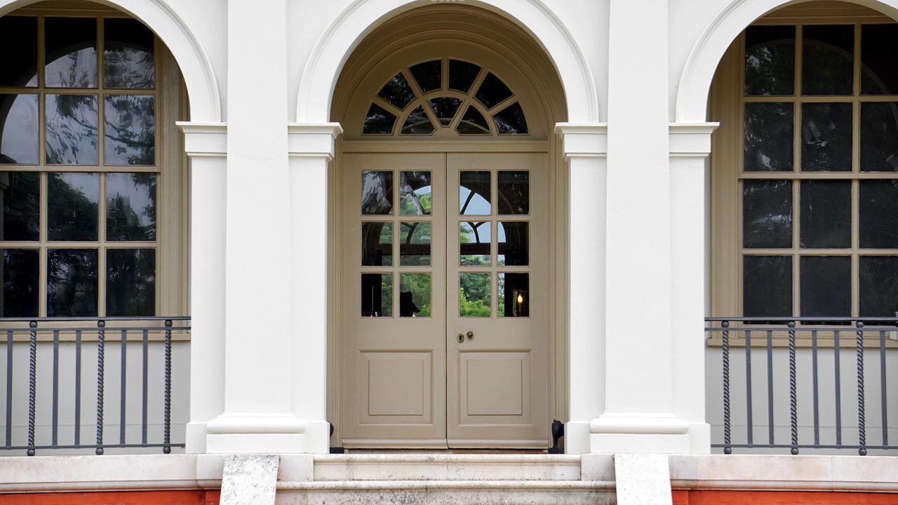 Durys, Pastatas, Įėjimas, Senas, Elegantiškas, Raudona, Architektūra, Senovinis, Elegancija, Namai