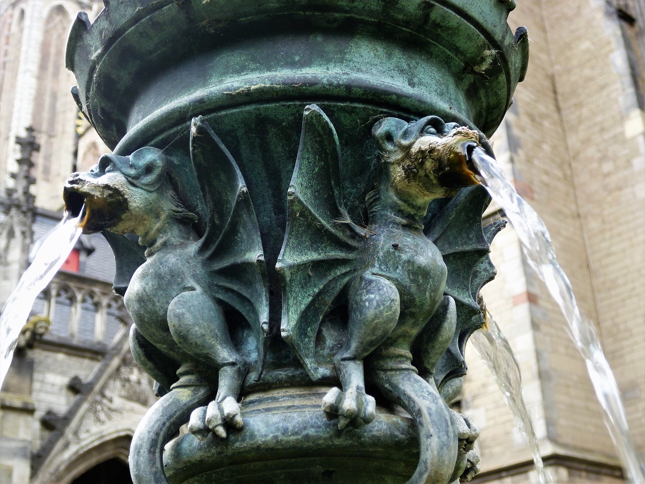 Drakonai, Fontanas, Mitinės Būtybės, Figūra, Gargoyle, Metalas, Bronza, Vandens Fontanas, Vandens Srovė, Skulptūra