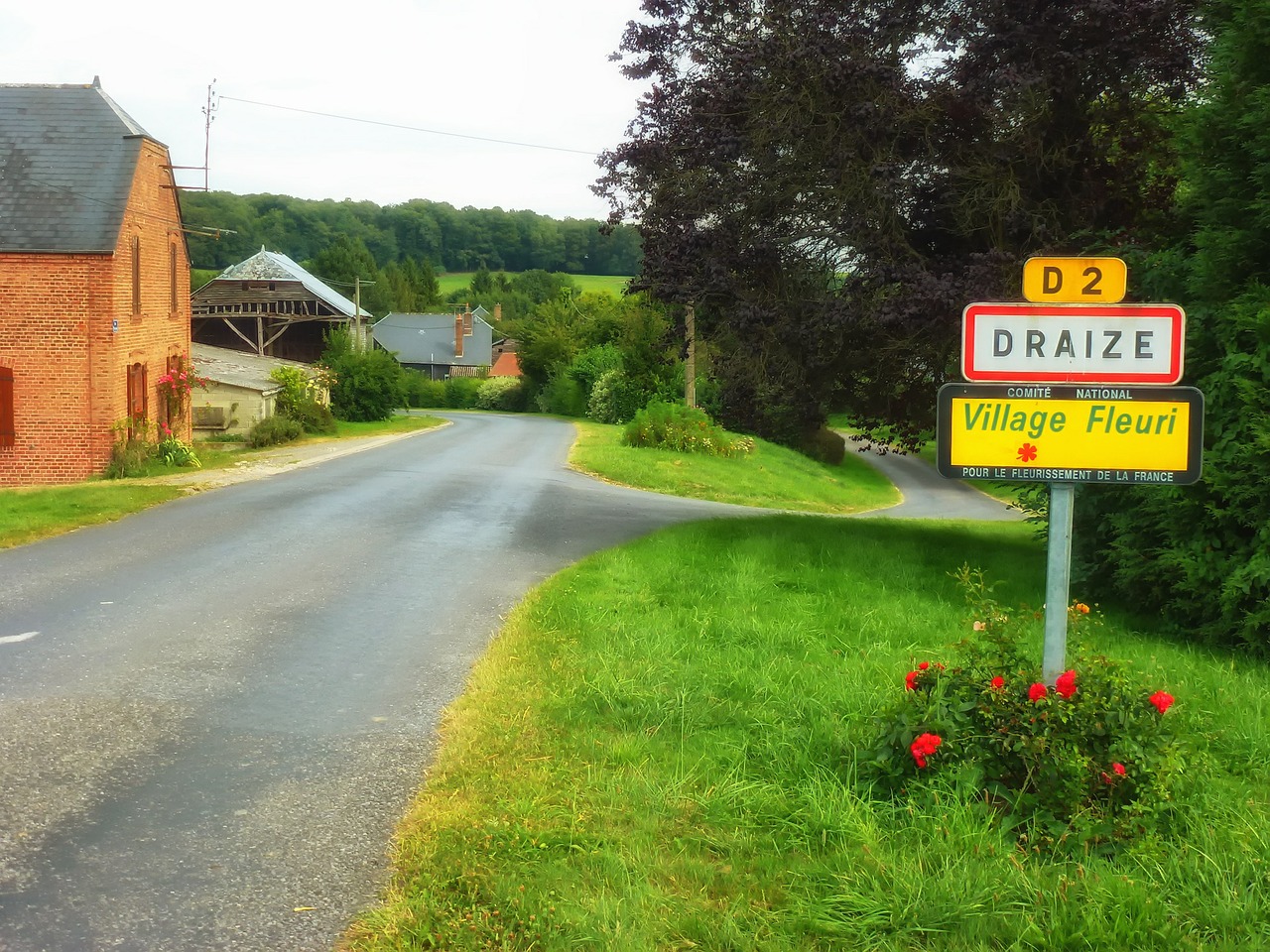 Drazuoti, France, Kaimas, Pastatai, Gatvė, Kelias, Ženklas, Medžiai, Gėlės, Vaizdingas