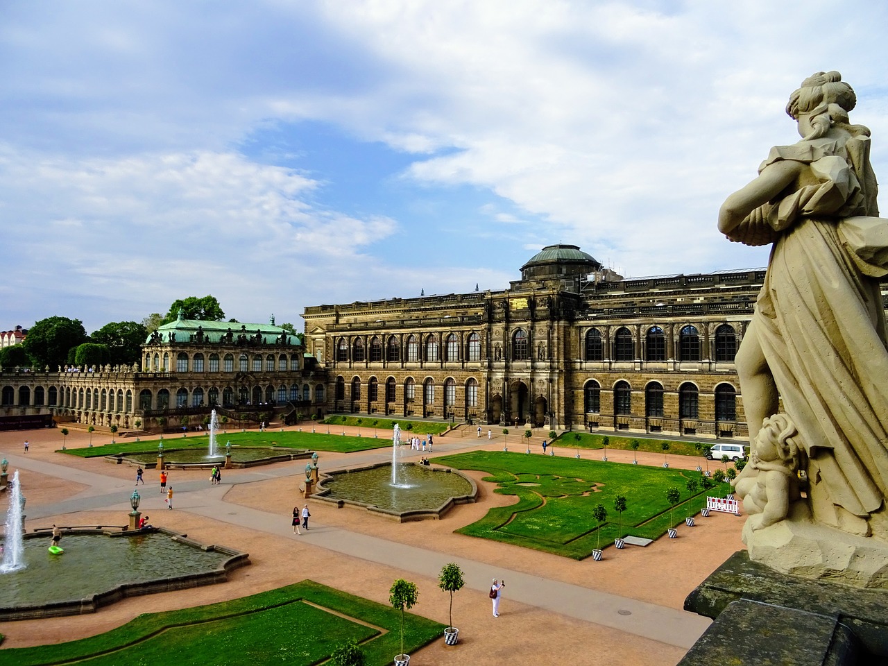 Drezdenas, Vokietija, Terrassenufer, Altstadt, Istorija, Frauenkirche, Senas Pastatas, Lipsiusbau, Turistai, Brühlova Terasa