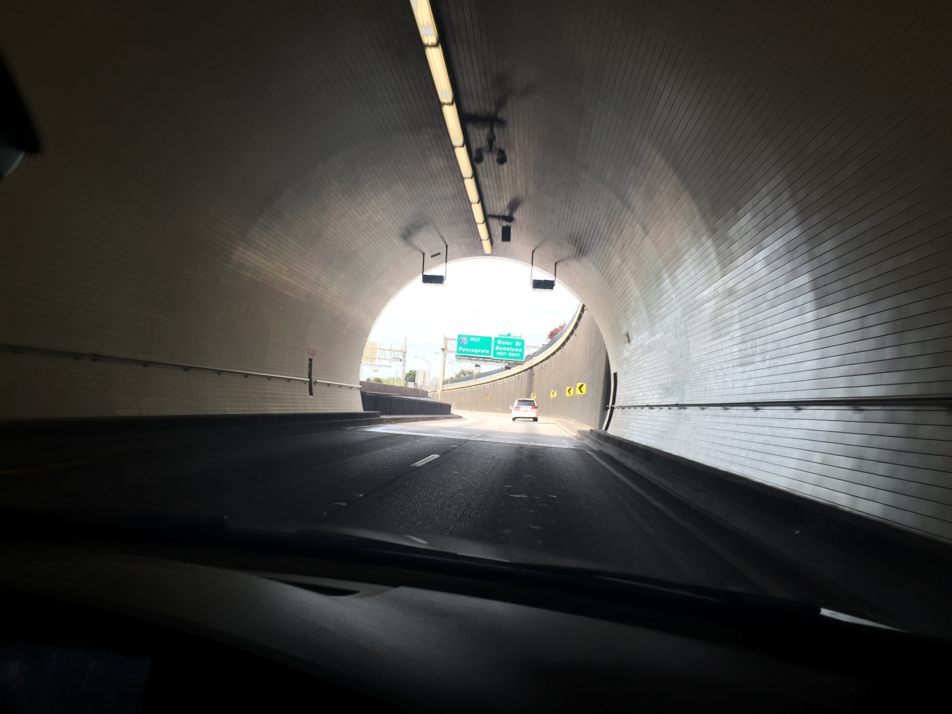 Tunelis,  Automobilis,  Vairuoja,  Šviesa,  Važiuodamas Per Tunelį, Nemokamos Nuotraukos,  Nemokama Licenzija