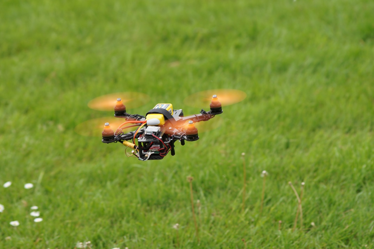 Drone, Laukas, Multicopter, Nemokamos Nuotraukos,  Nemokama Licenzija