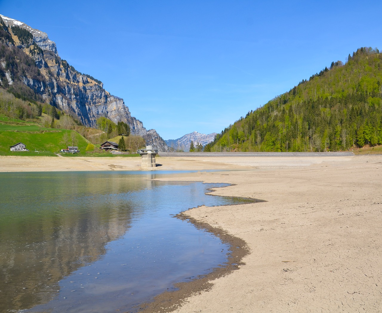 Sausra,  Ežeras Klöntal,  Bergsee,  Alpine,  Glarus,  Masyvas,  Rezervuaras,  Dehidratuotas,  Įtrūkimų,  Kraštovaizdis