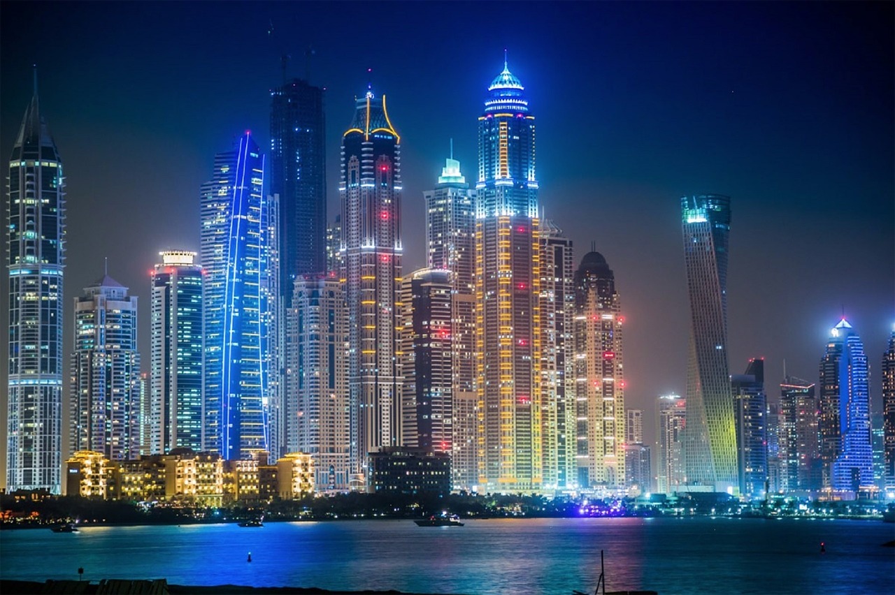 Dubai, Naktis, Žibintai, Apšviestas, Vaizdingas, Dangoraižiai, Aukštas, Vanduo, Miesto Panorama, Panorama