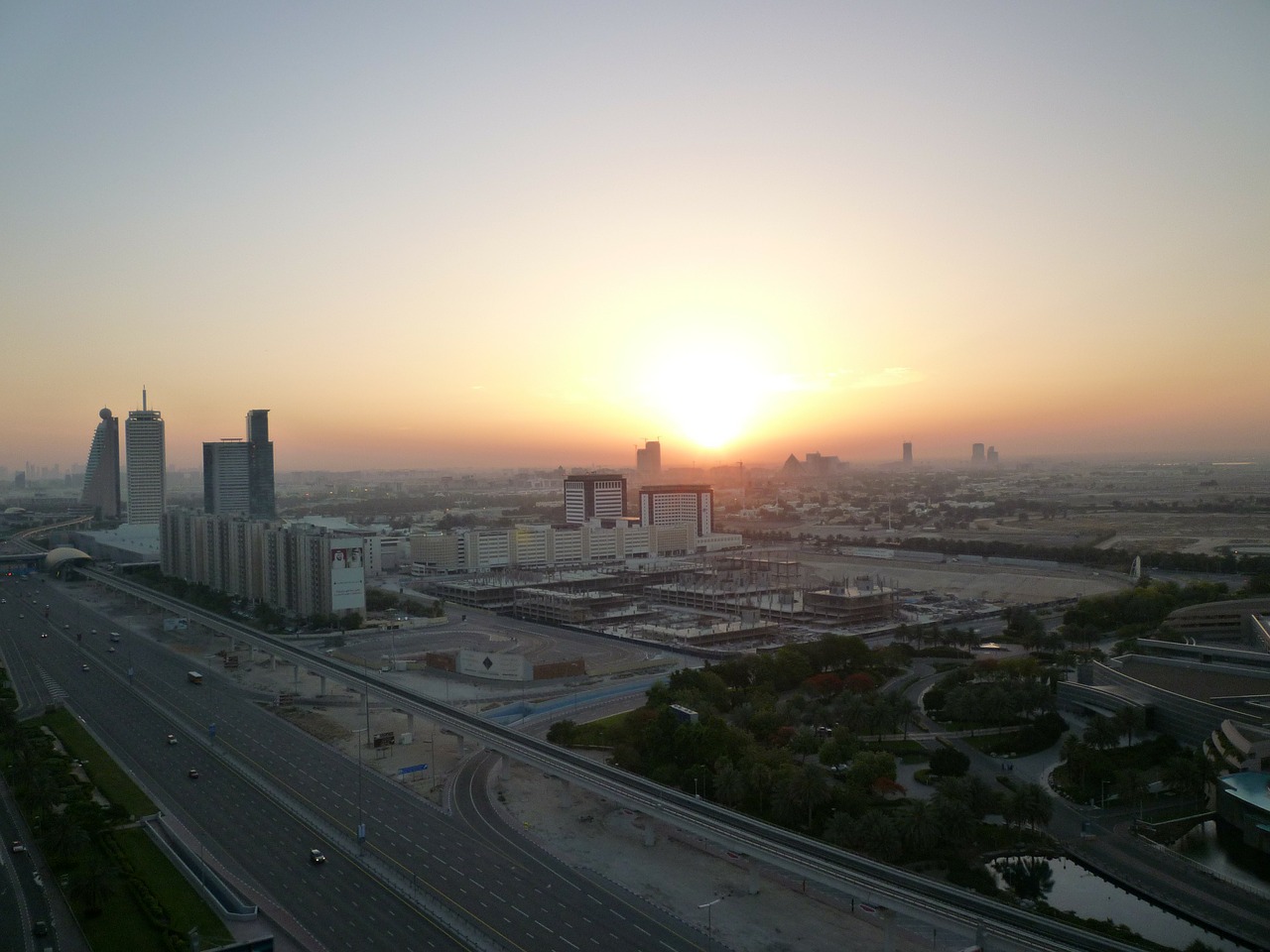 Dubai, Jungtiniai Arabų Emyratai, Uae, Miestas, Kelias, Saulėtekis, Nemokamos Nuotraukos,  Nemokama Licenzija