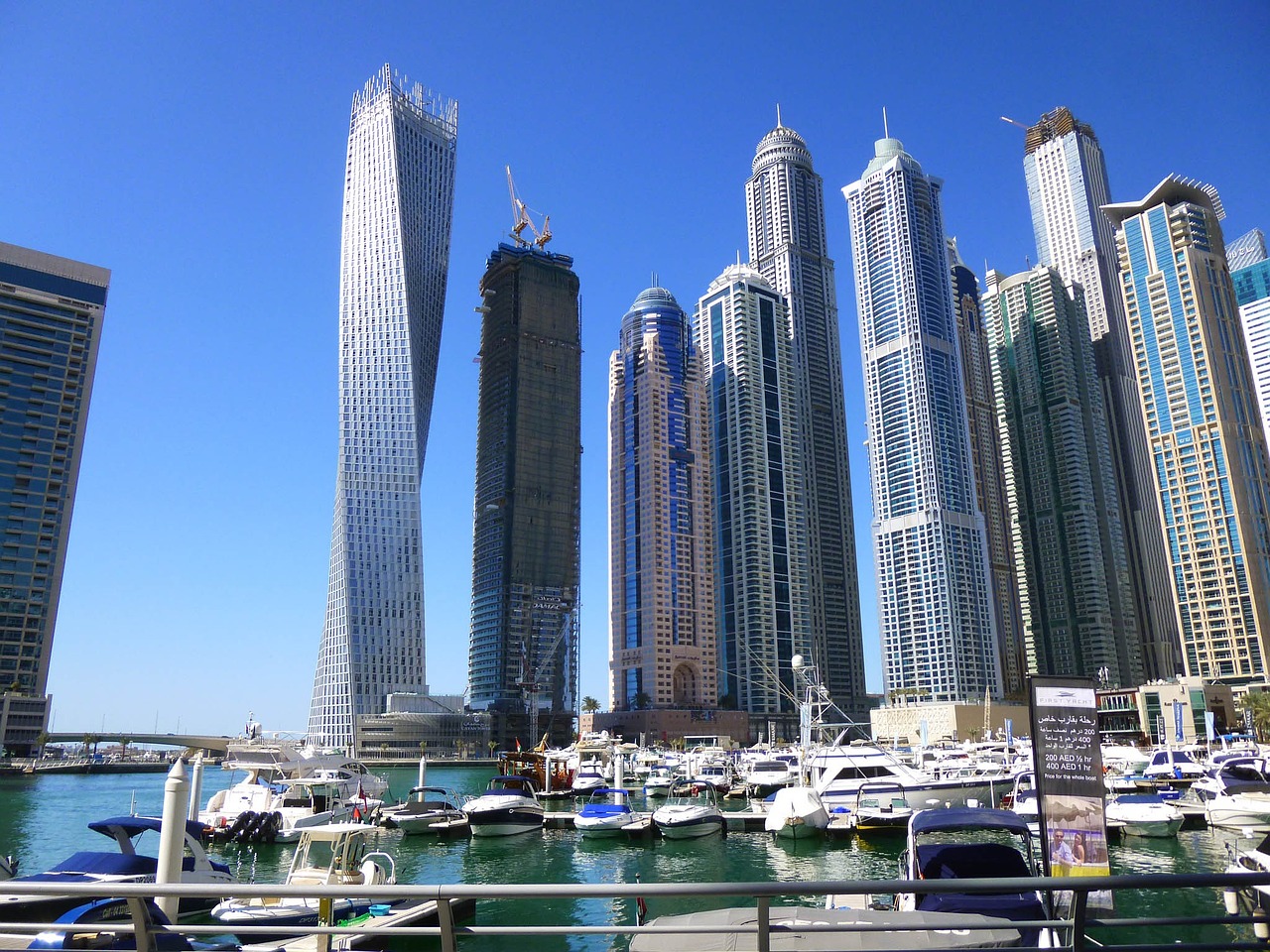 Dubai, Dubai Marina, Marina, Dangoraižiai, Dangoraižis, Pastatas, Architektūra, Miestas, Modernus Aukštybinis Pastatas, Nemokamos Nuotraukos