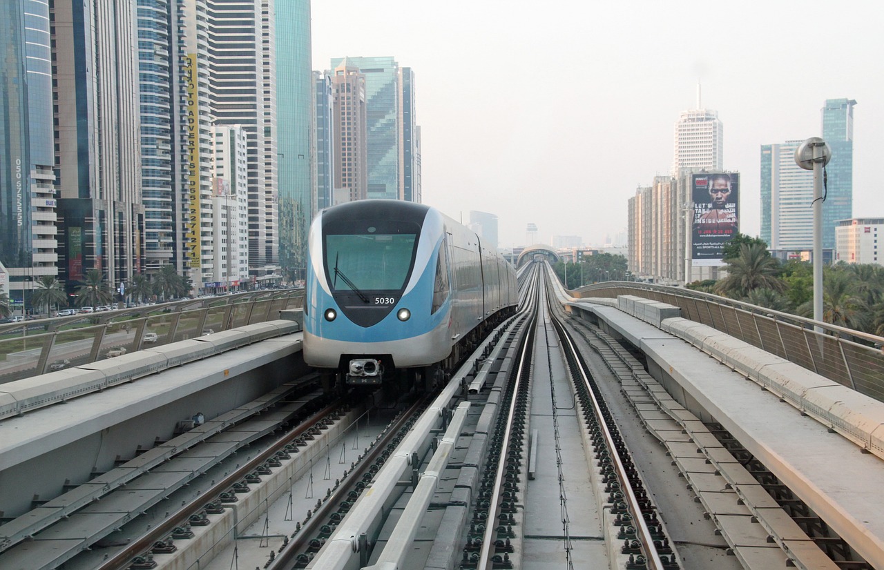 Dubai,  Metro,  Geležinkelis,  Transportas,  Arabų Emyratai,  Viešasis Transportas,  Šiuolaikiška,  Traukinys,  Eismas, Nemokamos Nuotraukos