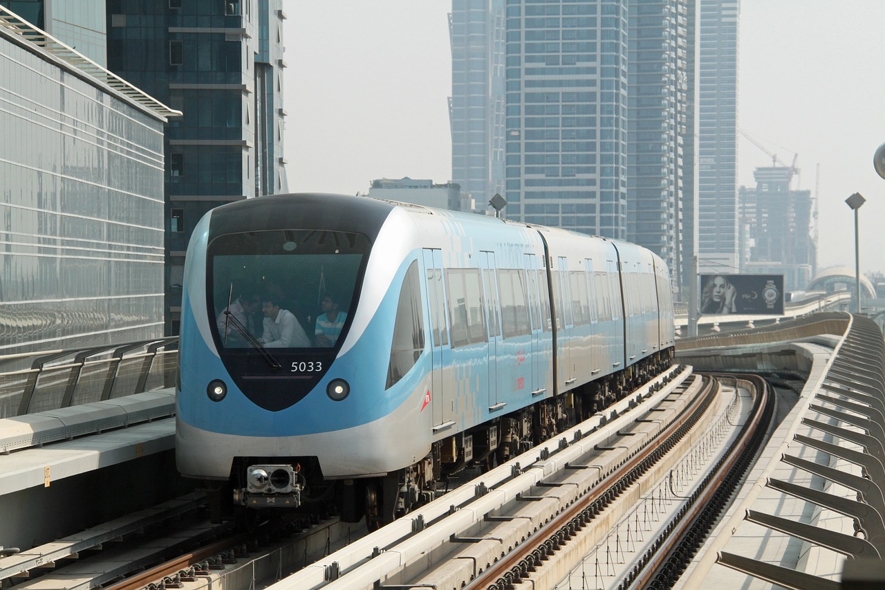 Dubai,  Metro,  Geležinkelis,  Transportas,  Arabų Emyratai,  Viešasis Transportas,  Šiuolaikiška,  Traukinys,  Eismas, Nemokamos Nuotraukos