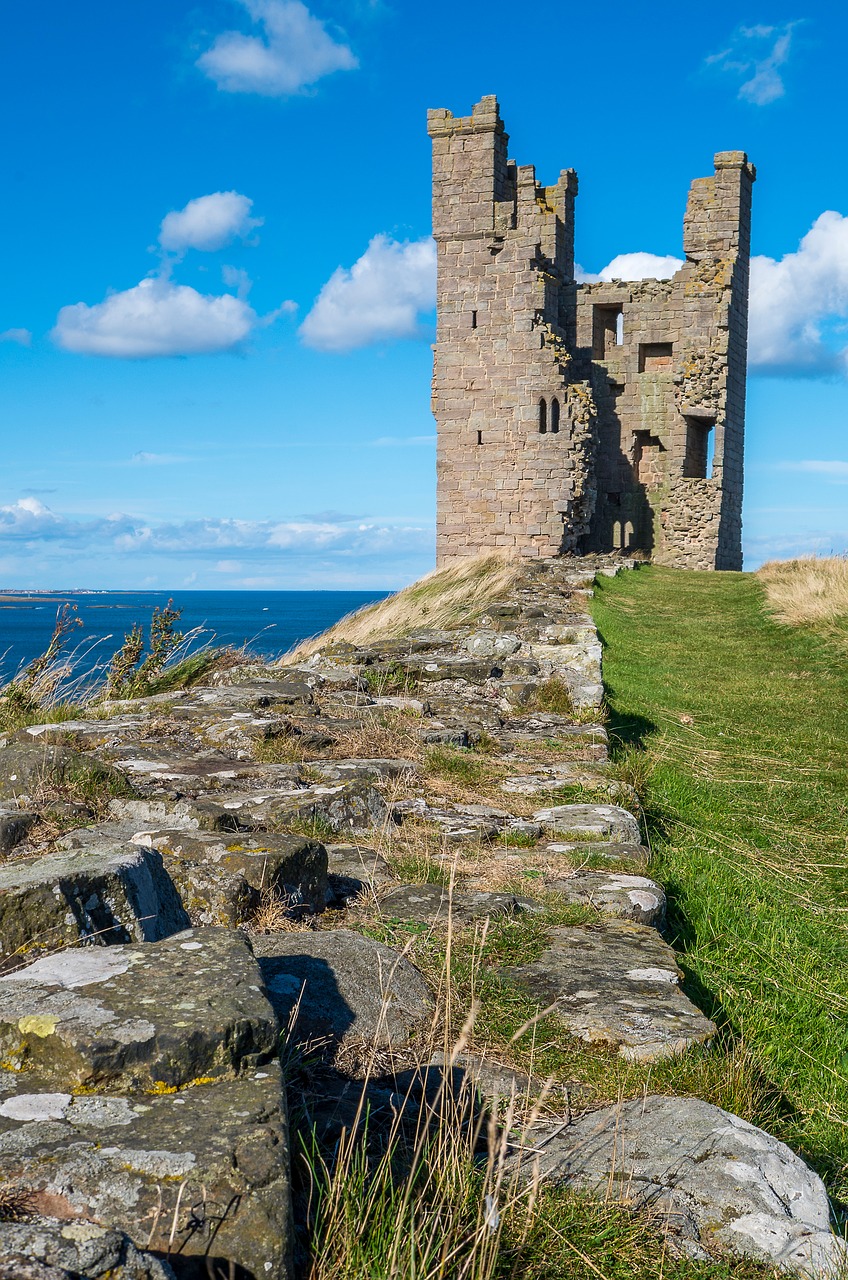 Dunstanburgh Pilis,  Sugadinti,  Bokštas,  Pilis,  Viduramžiai,  Dangus,  Akmuo,  Istoriškai,  Anglija,  Lankytinos Vietos