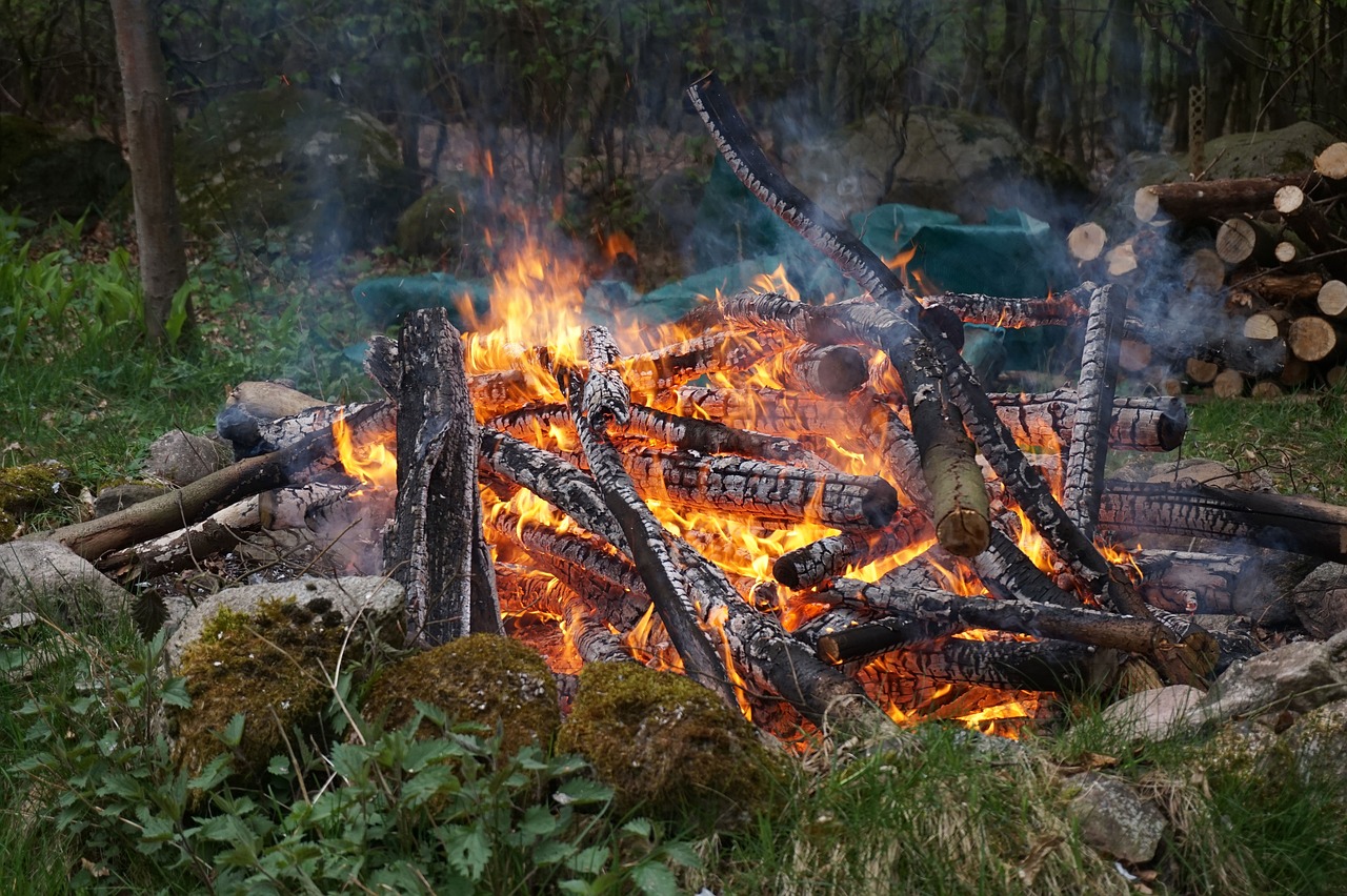 Velykų Ugnis, Ugnis, Židinys, Nemokamos Nuotraukos,  Nemokama Licenzija