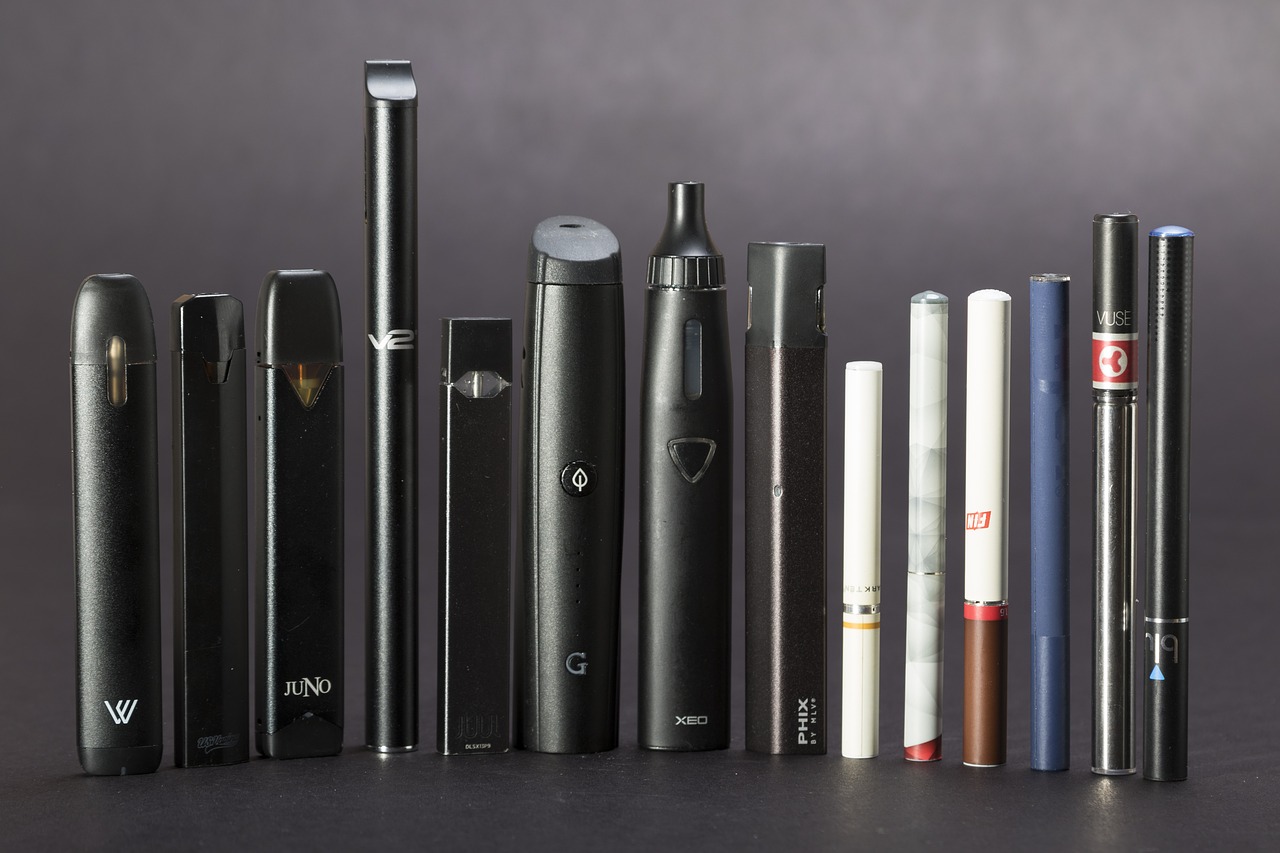 Ecigarette,  Juul,  Elektroninė Cigaretė,  Blu,  Njoy,  Istorija Ecigarette,  V2,  Von Erl,  Juno,  Vuse