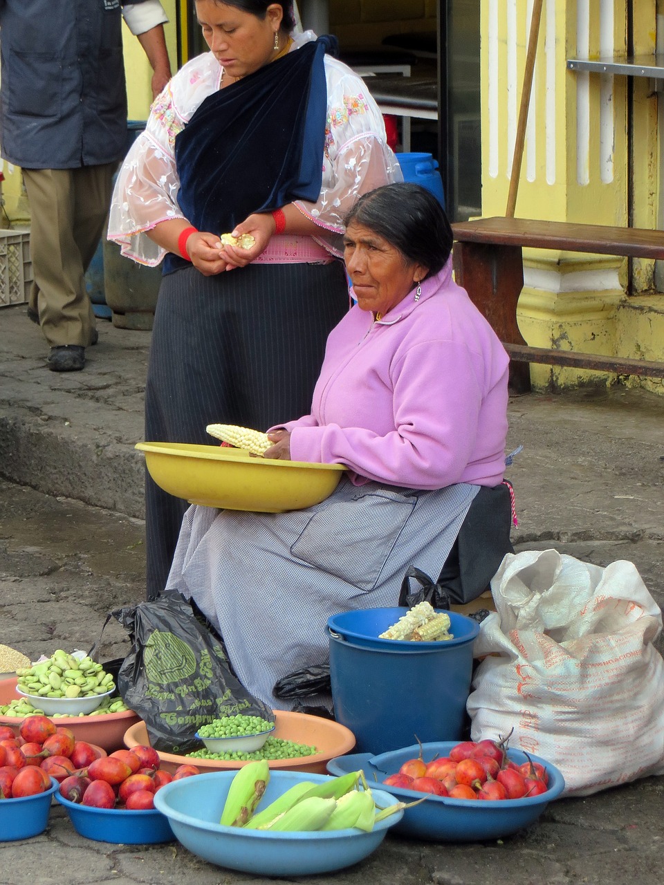 Ecuador, Cuenca, Turgus, Ūkininkai, Egzotiškos Daržovės, Tradicinis Kostiumas, Etninis, Nemokamos Nuotraukos,  Nemokama Licenzija