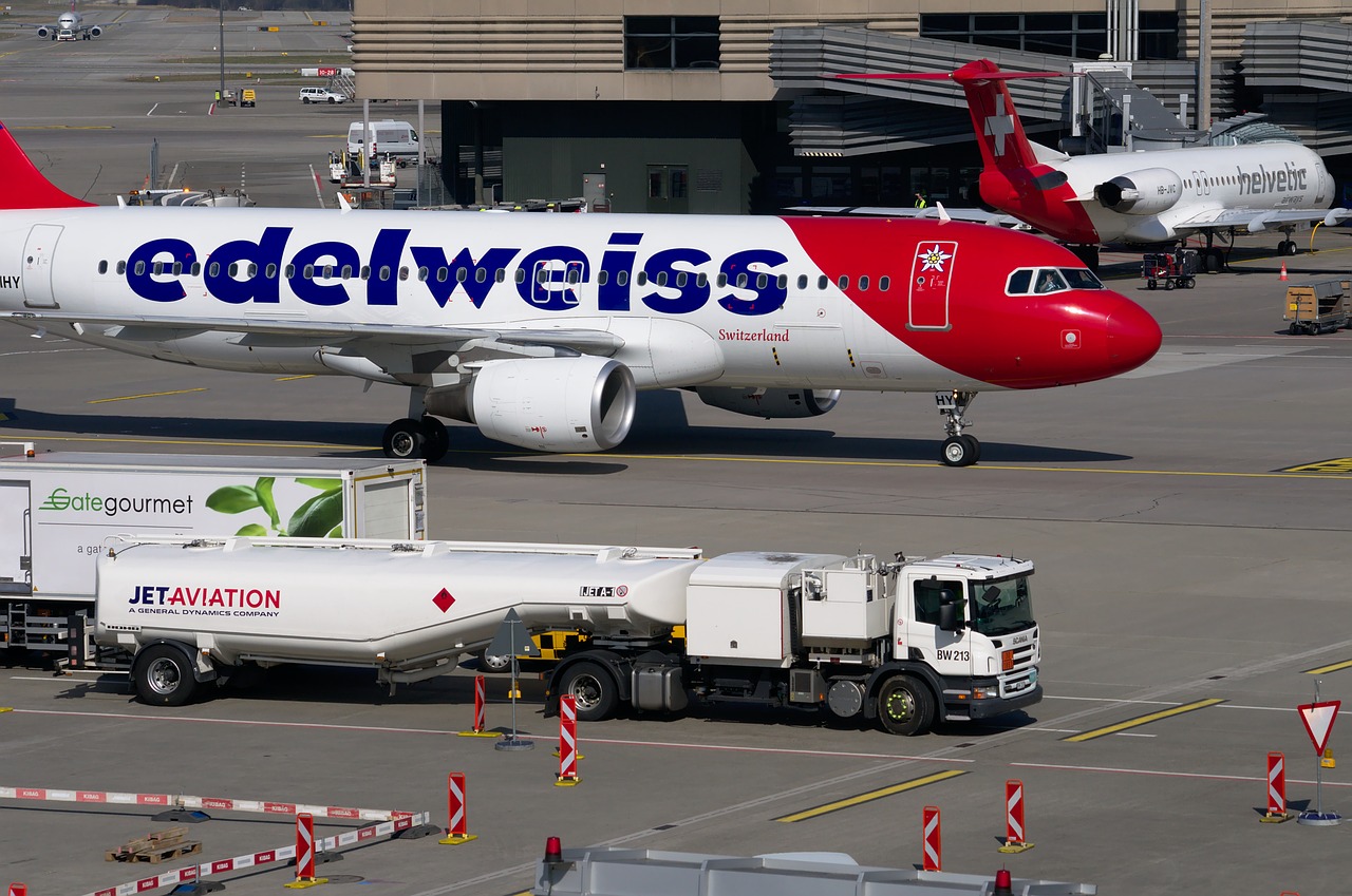 Edelweiss, Orlaivis, Airbus, Oro Uostas Zurich, Oro Uostas, Šveicarija, Tarmac, Reaktyvinis, Transportas, Aviacija