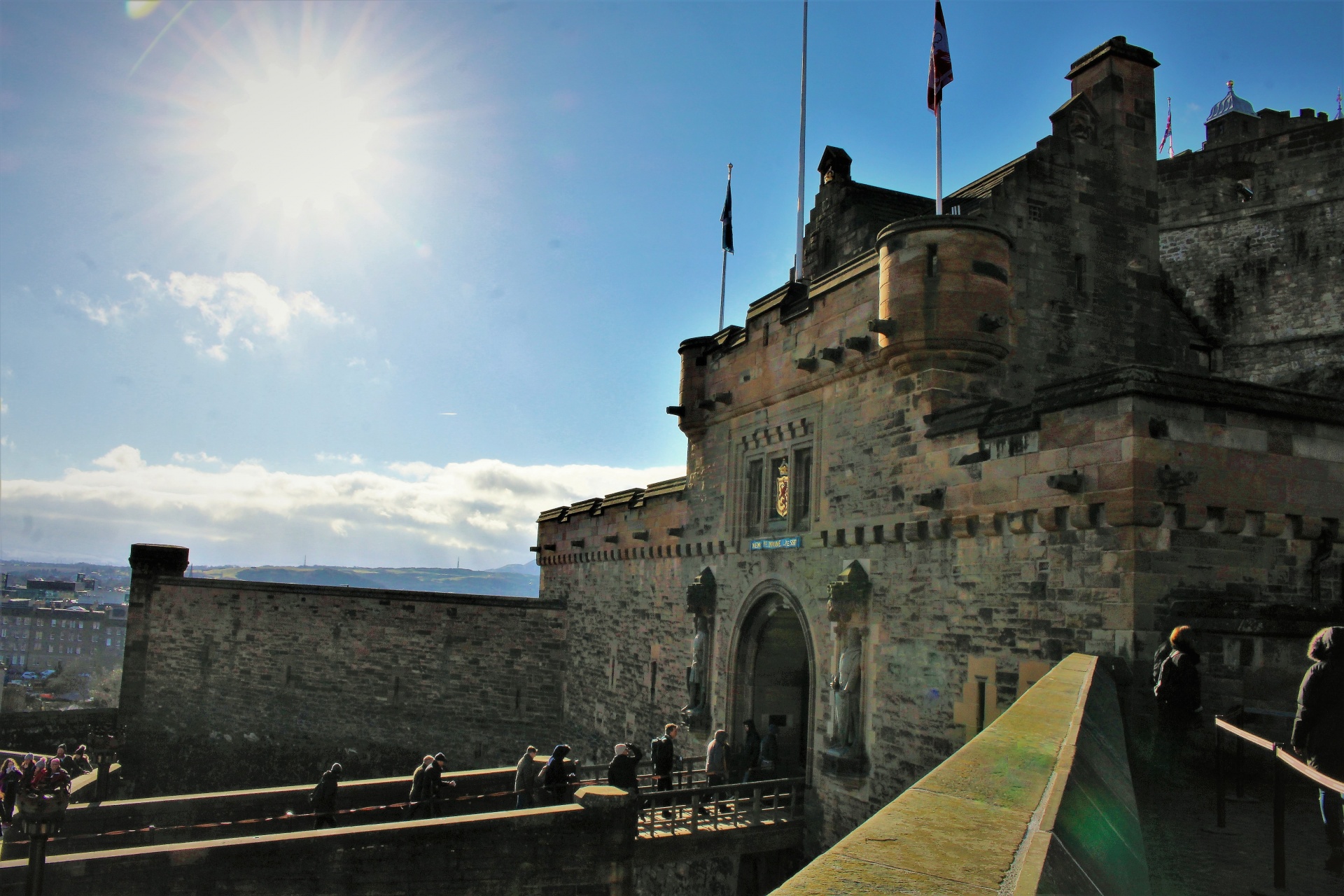 Edinburgas,  Pilis,  Įėjimas,  Turistinis,  Škotija,  Uk,  Saulė,  Vėliava,  Saltire,  Edinburgo Pilies Vartai