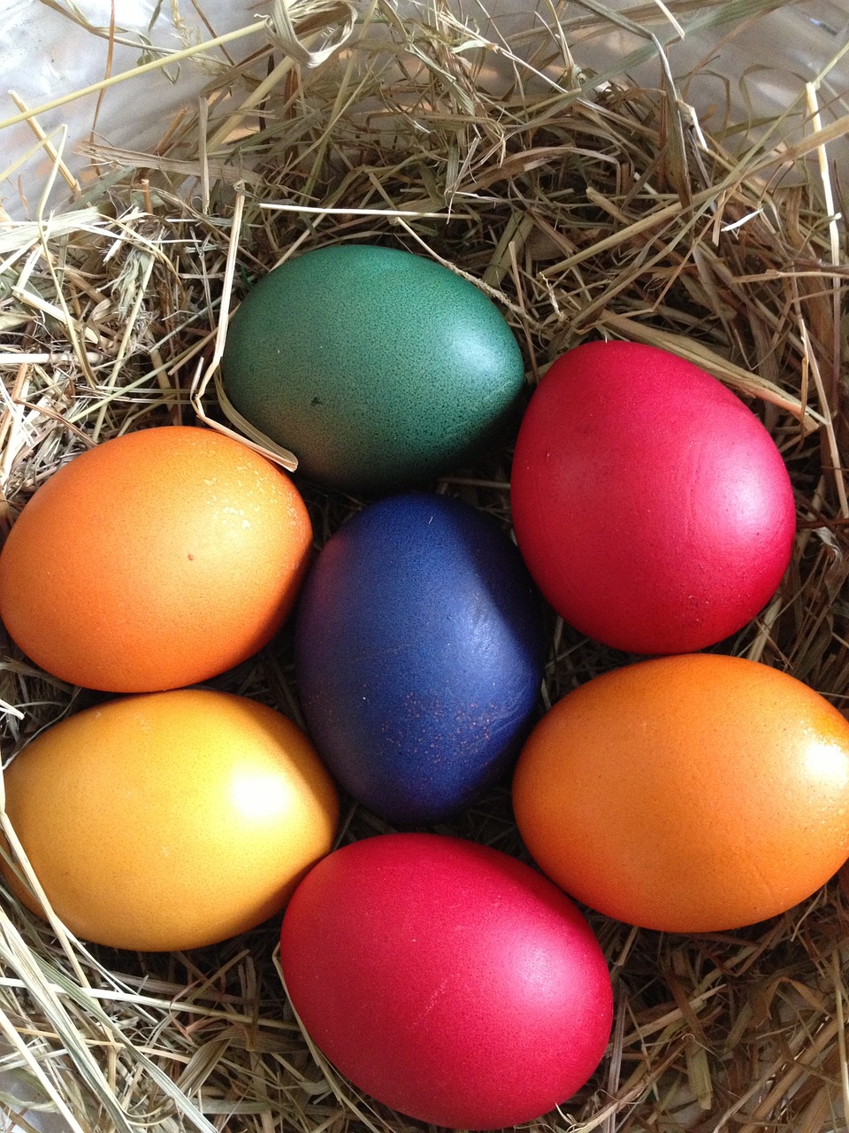 Kiaušinis, Velykos, Lizdas, Velykinis Kiaušinis, Spalvotas Kiaušinis, Spalvos, Linksmų Velykų, Spalva, Velykos Tema, Velykinis Sveikinimas