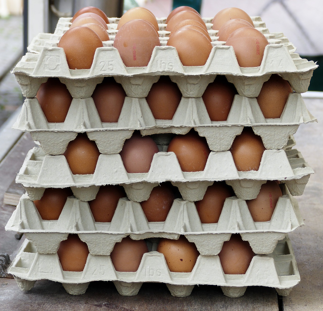 Kiaušinis, Vištienos Kiaušiniai, Kiaušinių Dėžutė, Daug Kiaušinių, Kiaušinių Pakuotė, Rudieji Kiaušiniai, Natūralus Produktas, Turgus, Prekystalis, Gamintojas