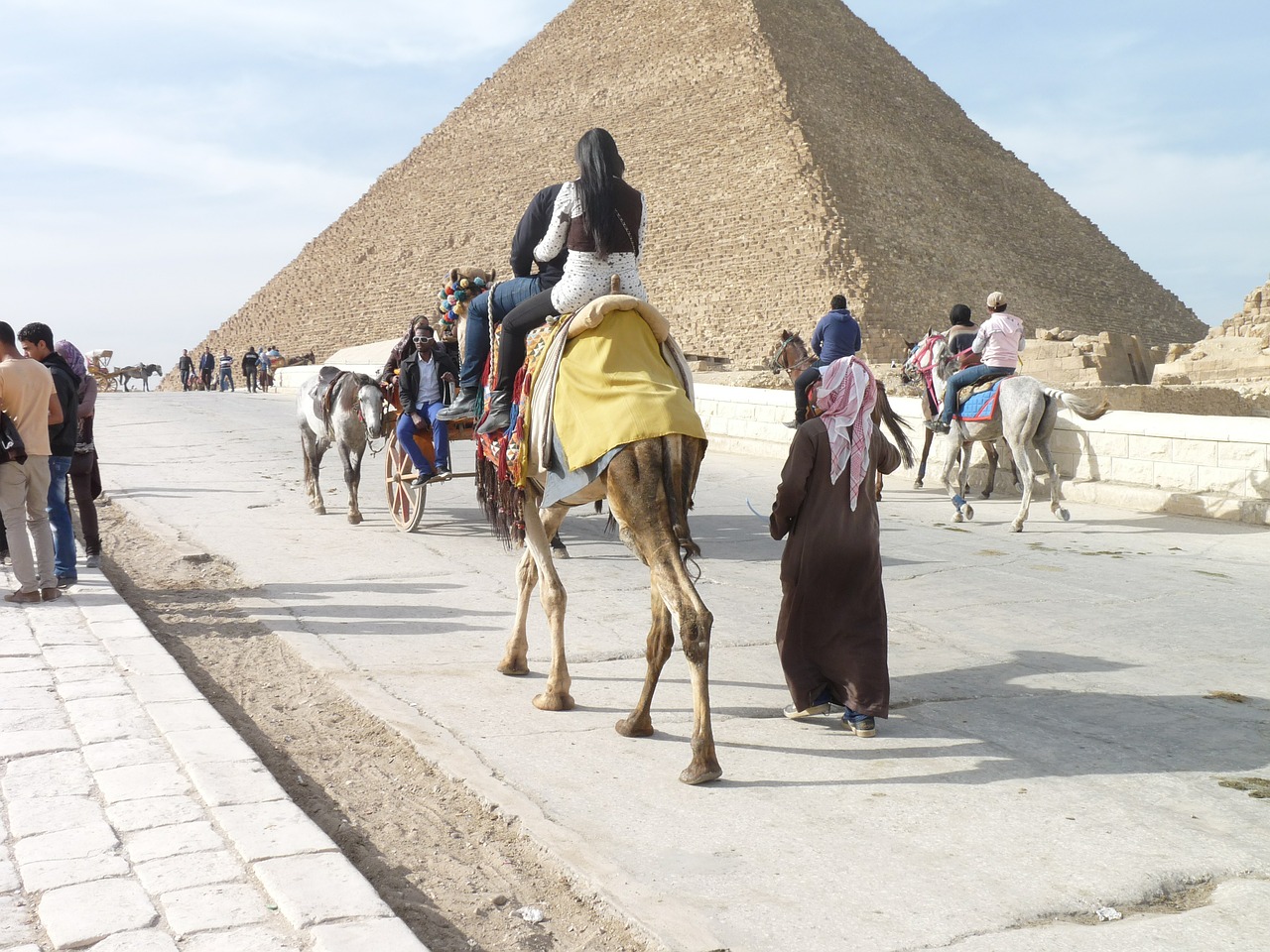Egiptas, Piramidės, Per Gatvę, Nemokamos Nuotraukos,  Nemokama Licenzija