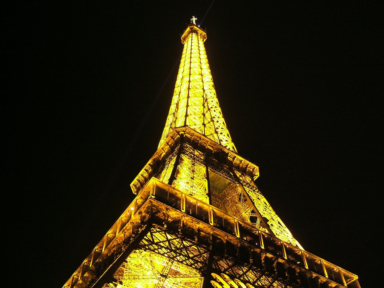 Eifelio Bokštas, Bokštas, Paris, France, Pastatas, Architektūra, Apšviestas, Naktis, Apšvietimas, Paminklas