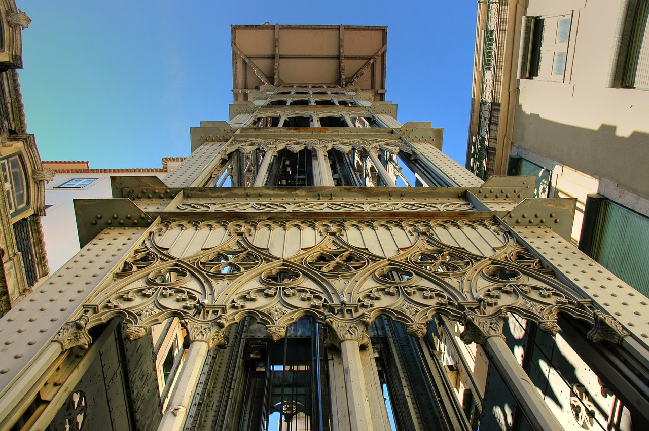 Elevador De Santa Justa, Lisbonas, Liftas, Stebejimo Denis, Turizmas, Statyba, Architektūra, Pastatas, Portugal, Vaizdas Iš Apačios