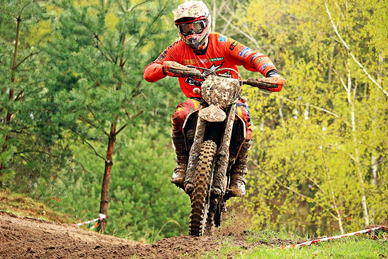 Enduro, Dirtbike, Motociklas, Motokroso, Motokroso Važiavimas, Motorsportas, Lenktynės, Lenktynės, Motociklų Sportas, Veiksmas