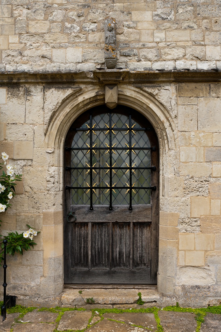 Įėjimas, Mūrinis Mūras, Arka, Anglešio Abatija, Cambridgeshire, Architektūra, Istorinis, Durys, Pusiau Glazūruotos Durys, Geležies Grotelės