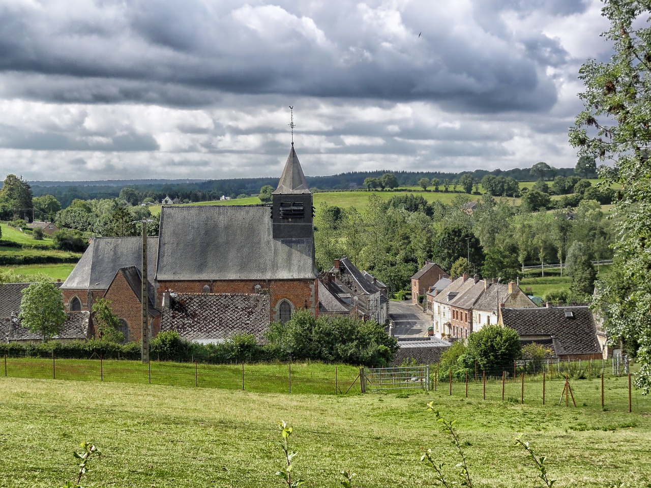 Eppe-Sauvage, France, Kraštovaizdis, Vaizdingas, Vasara, Medžiai, Bažnyčia, Architektūra, Dangus, Debesys