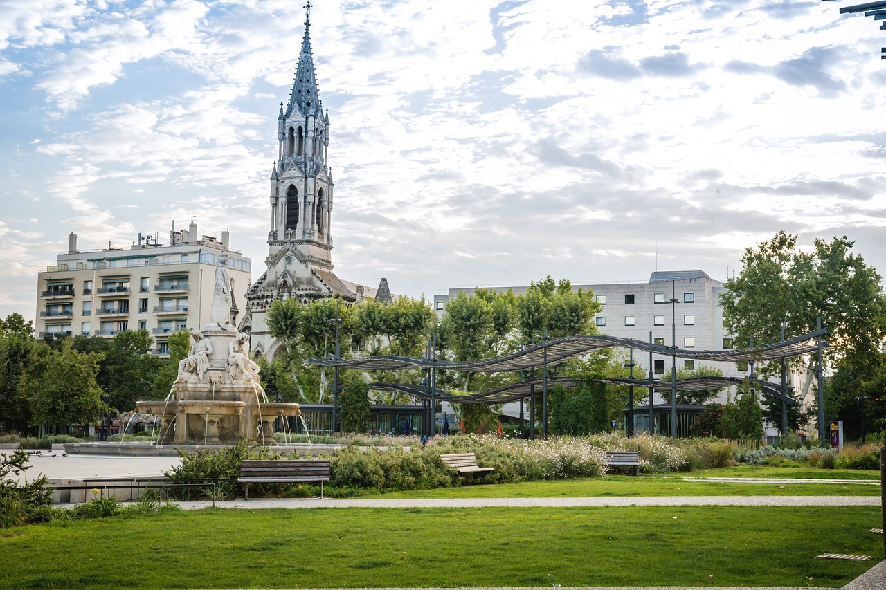 Esplanade, Nimes, Rytas, Fontanas, Vieta, Parkas, Bažnyčia, Nemokamos Nuotraukos,  Nemokama Licenzija