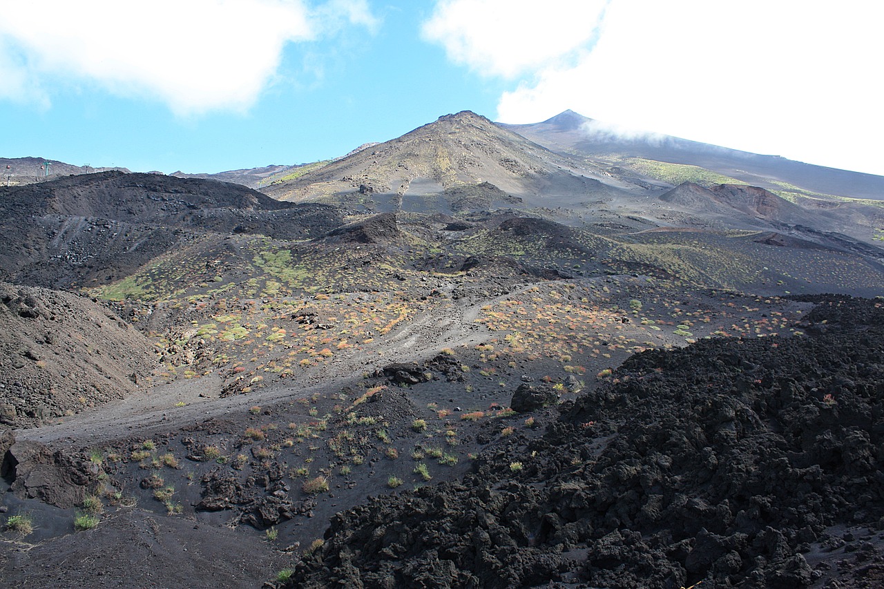 Etna, Vulkanas, Sicilija, Krateris, Augalijos Ugnikalniai, Juodas Smelis, Italy, Kalno Viršūnė, Nemokamos Nuotraukos,  Nemokama Licenzija