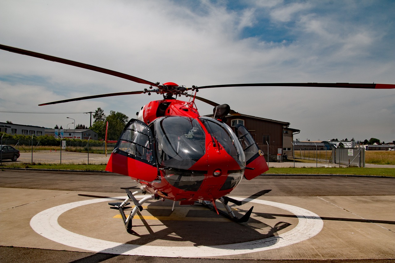 Eurocopter, 145, Ec145, Sraigtasparnis, Raudona, Uždaryti, Gelbėjimo Sraigtasparnis, Rotoriaus Geležtės, Skristi, Greitosios Pagalbos Paslaugos