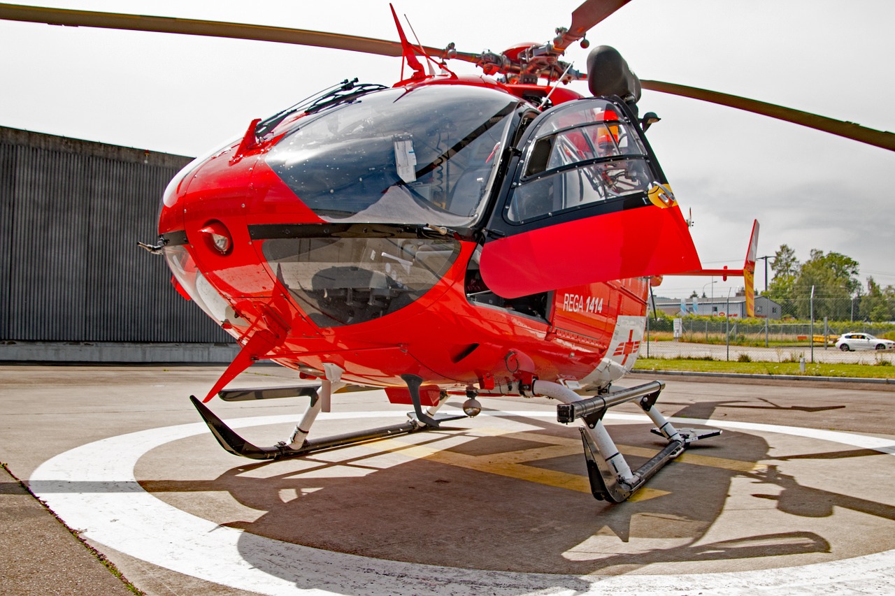 Eurocopter, 145, Ec145, Sraigtasparnis, Raudona, Uždaryti, Gelbėjimo Sraigtasparnis, Rotoriaus Geležtės, Skristi, Greitosios Pagalbos Paslaugos