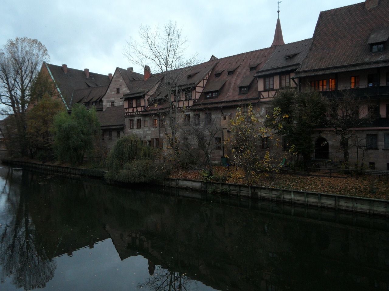 Vakaras, Twilight, Pegnitz, Namai, Eilių Namai, Pastatas, Niūrus, Ruduo, Dusk, Niurnbergas