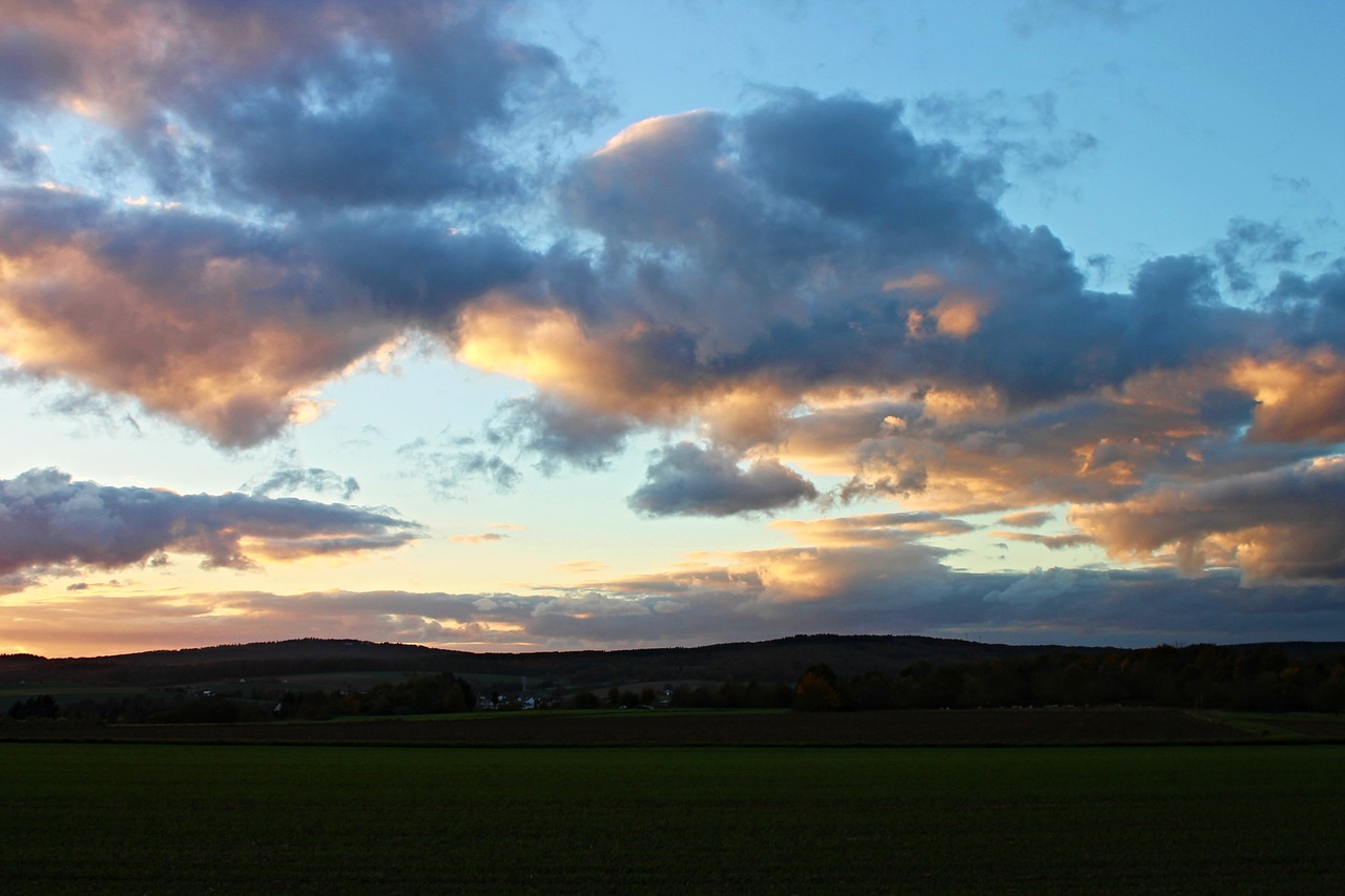 Vakariniai Debesys, Wolkenspiel, Westerwald, Gamta, Saulės Šviesa, Nuotaika, Dangus, Debesys, Vakarinis Dangus, Saulėlydis