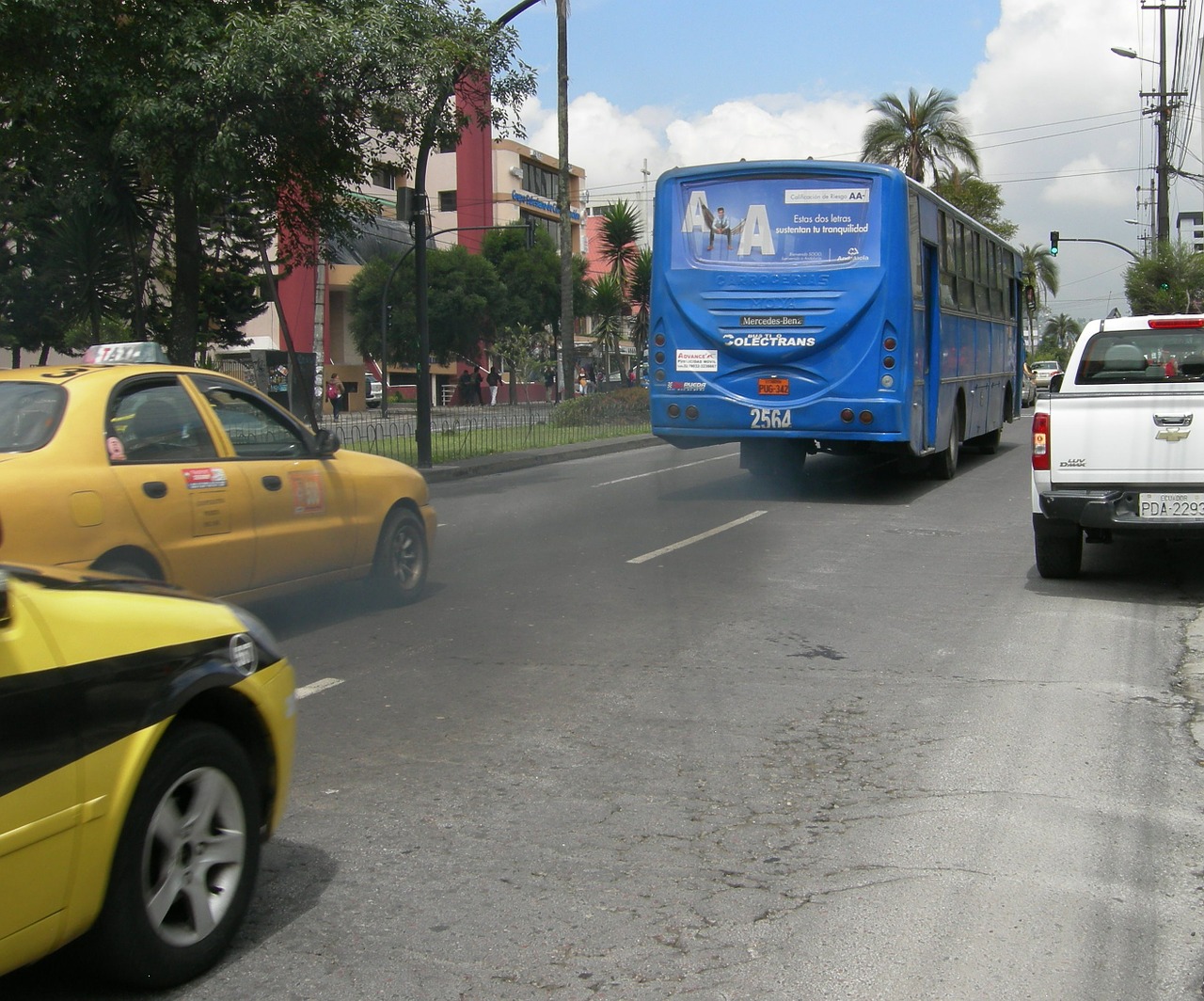 Išmetamosios Dujos, Tarša, Aplinka, Quito, Ecuador, Viešasis Transportas, Autobusas, Nemokamos Nuotraukos,  Nemokama Licenzija