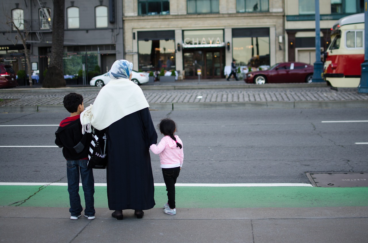 Šeima, Gatvė, Moteris, Vaikai, Musulmonai, Pabėgėliai, Migrantai, Motinystė, Žmonės, Nemokamos Nuotraukos
