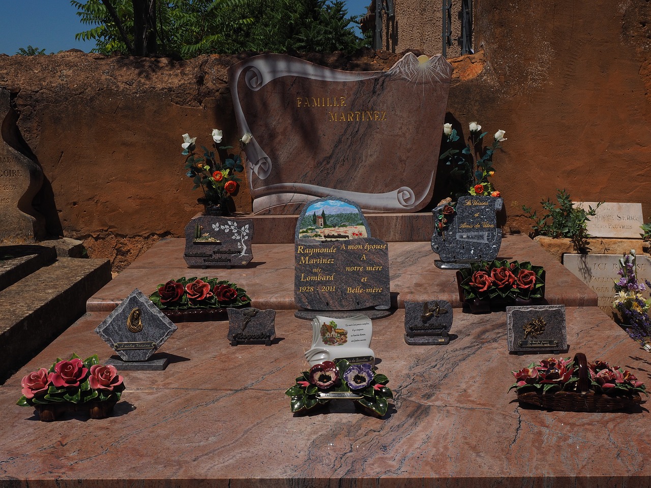 Šeimos Kapas, Memorialiniai Akmenys, Memorialinės Tabletės, Kapinės, Kapai, Kapinės, Senos Kapinės, Roussillon, Kapas, Gedulas