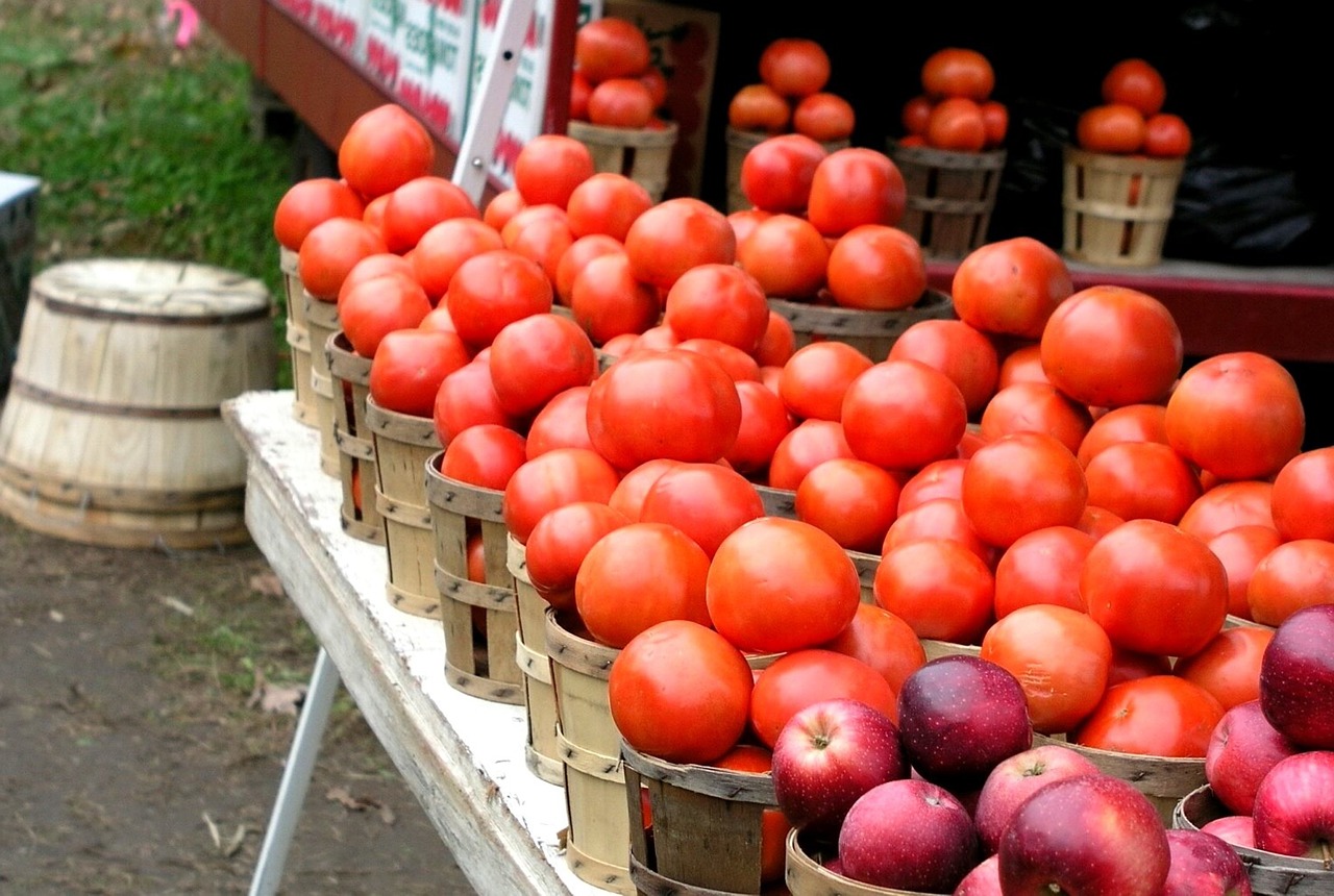 Ūkininkas,  Turgus,  Pomidorai,  Obuoliai,  Sveikas,  Pagaminti,  Bakalėja,  Vaisiai,  Daržovių,  Vietos