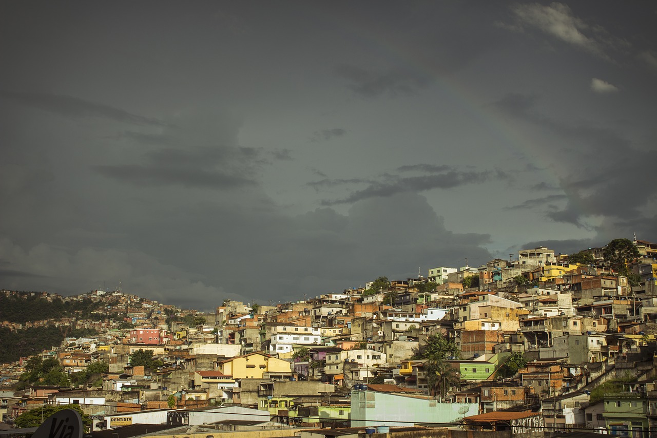 Favela, Miestas, Vaivorykštė, Tarp Debesų, Audra, Nemokamos Nuotraukos,  Nemokama Licenzija
