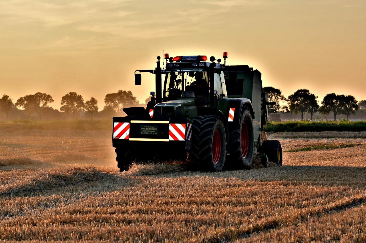 Fendt 824,  -Rinktuvus,  John Deere,  Presas,  Ūkininkas,  Laukas,  Traktorius,  Ūkis,  Žemdirbystė,  Bale