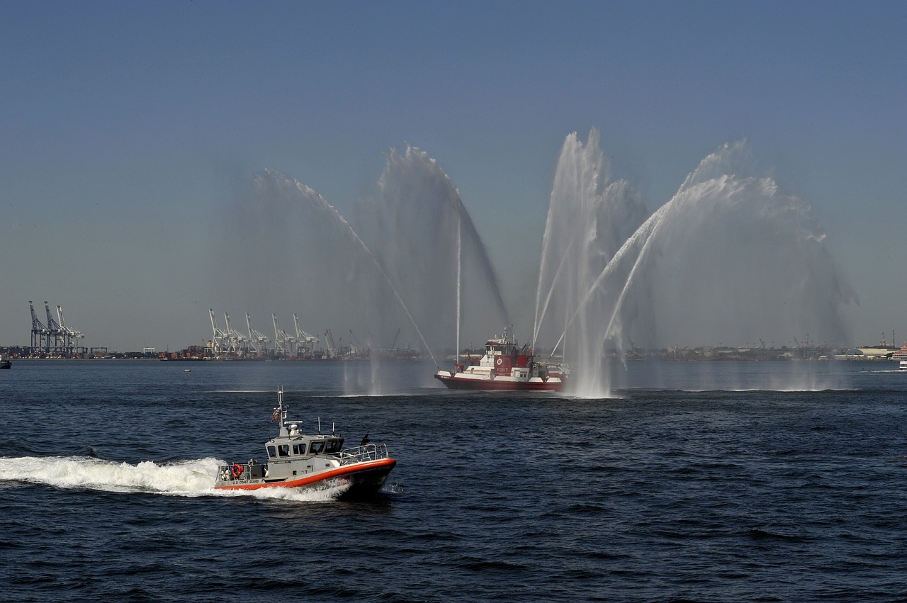 Gaisrinė Valtis, Naujojo Jorko Uostas, Fdny, Vanduo, Miesto Panorama, Purkšti, Lauke, Laivas, Šlapias, Girlianda