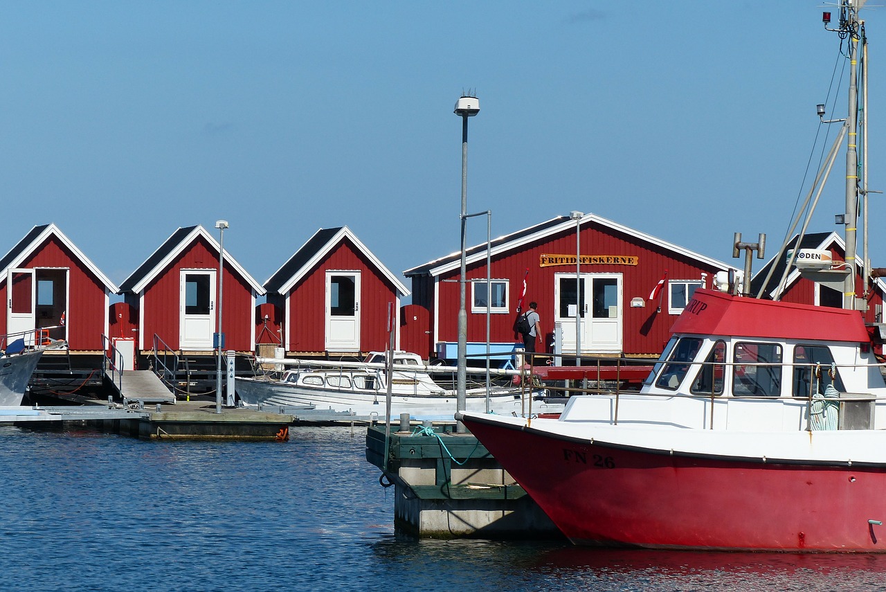 Žvejų Kajutės, Žvejyba, Uostas, Žvejybos Laivas, Jūra, Kattegat, Baltijos Jūra, Denmark, Raudona, Laesoe