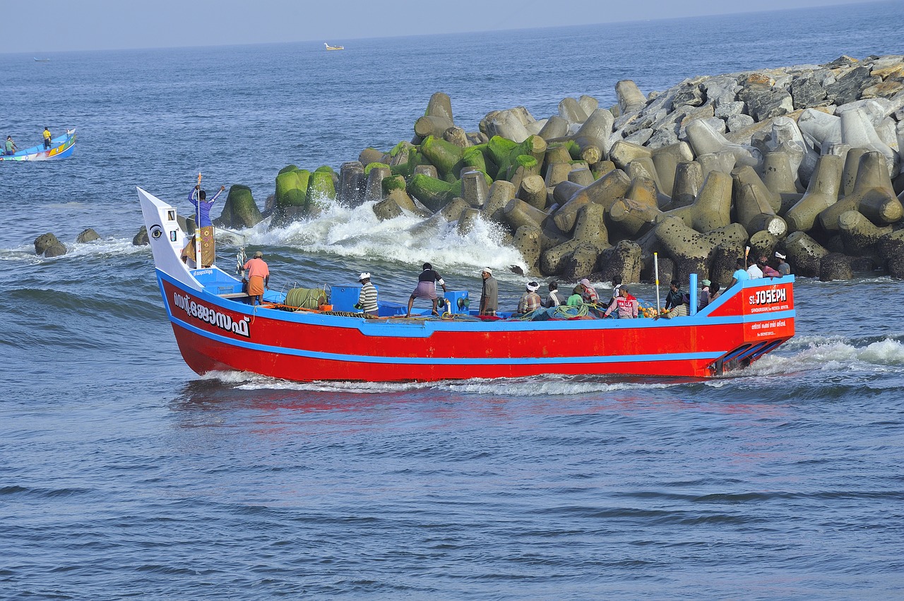Žvejybos Laivas, Perumathura Beach, Spalvinga, Trivandrum, Tetrapodas, Ramachandran Madhavankutty Fb, Nemokamos Nuotraukos,  Nemokama Licenzija