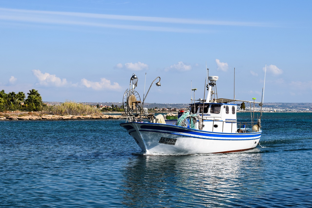 Žvejybos Laivas, Tradicinis, Jūra, Atvyksta, Žvejyba, Potamos Liopetri, Kipras, Nemokamos Nuotraukos,  Nemokama Licenzija